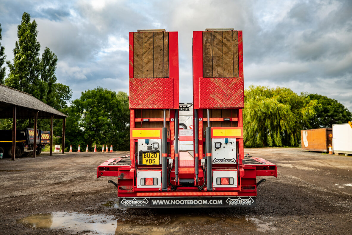Nooteboom-semi-loader-with-hydraulic-widening_David-Saunders-62-scaled